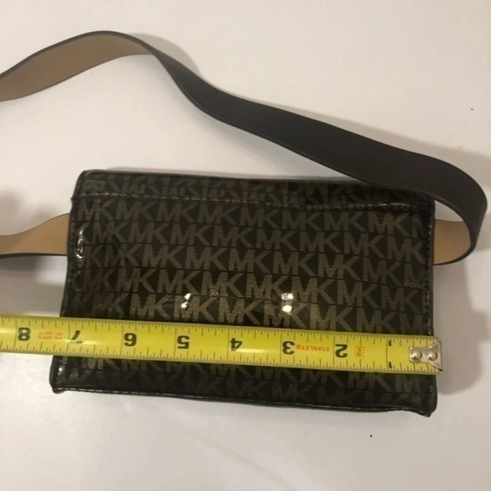 Michael kors black gold signature belt bag s/m